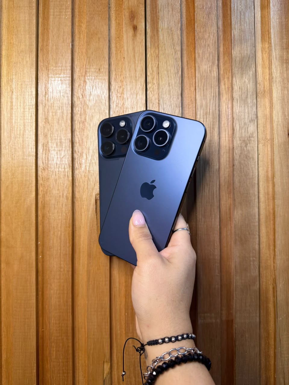 iPhone 15 Pro Equipo seminuevo - TechZone Store