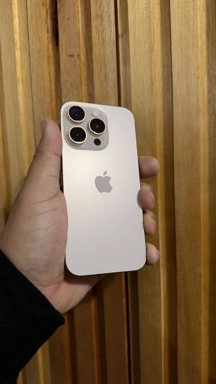 iPhone 16 Pro Equipo seminuevo - TechZone Store